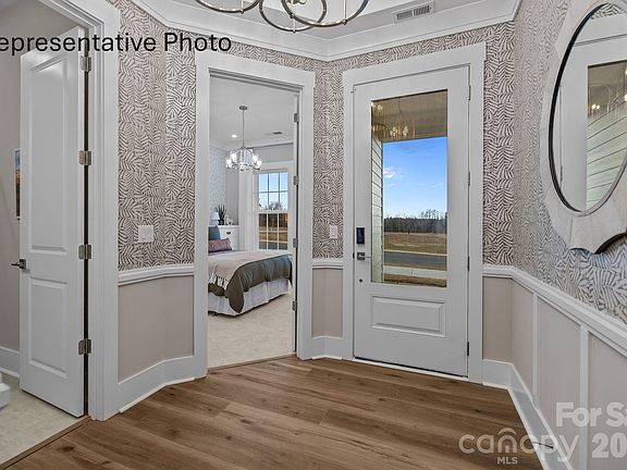 2nd image of 1497 Twin Leaf Rd