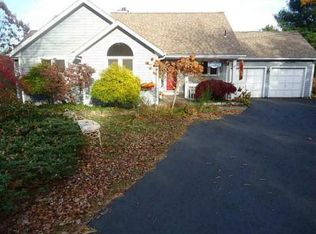 4654 S County Trl, Charlestown, RI 02813