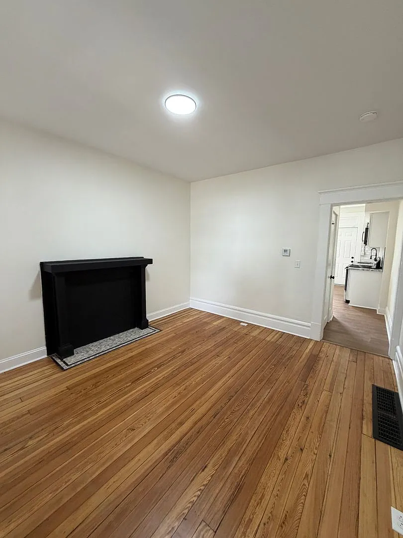 2 Bed / 2 Bath with Private Garage & Fenced Yard — Photo 2
