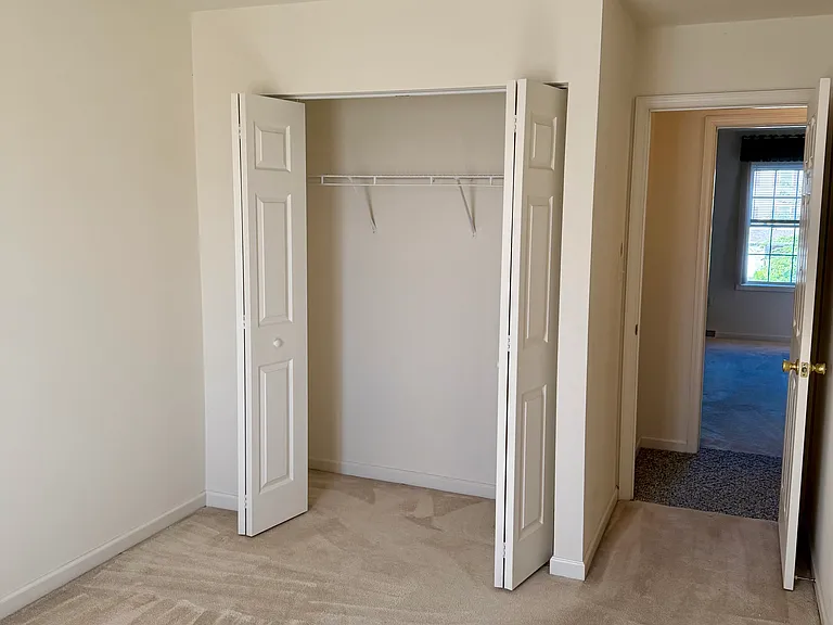 105 Acorn Ln — Photo 17