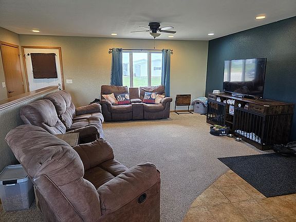 3rd image of 507 W 14th St