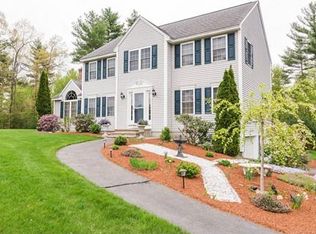 5 Charles Pl, Pepperell, MA 01463