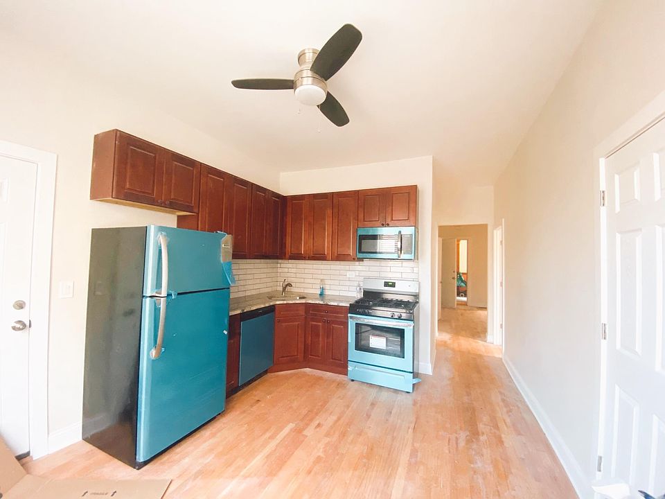 1st image of 2324 W Walton St APT 1R