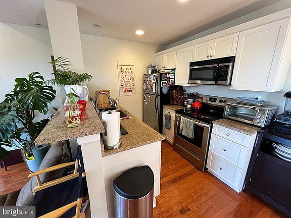 4th image of 125 N 4th St #27-601