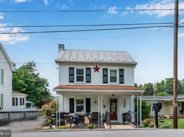 29 Mountain St, Mount Holly Springs, PA 17065