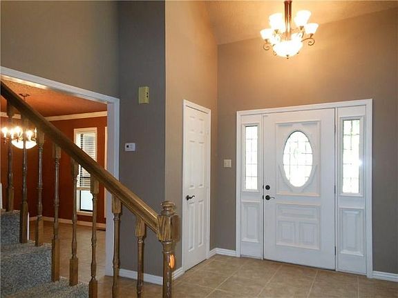 5th image of 811 Fir Dr