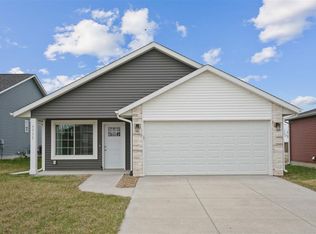 4833 Dostal Ct, Cedar Rapids, IA 52404
