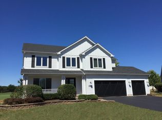 2560 Pinehurst Dr, Aurora, IL 60506