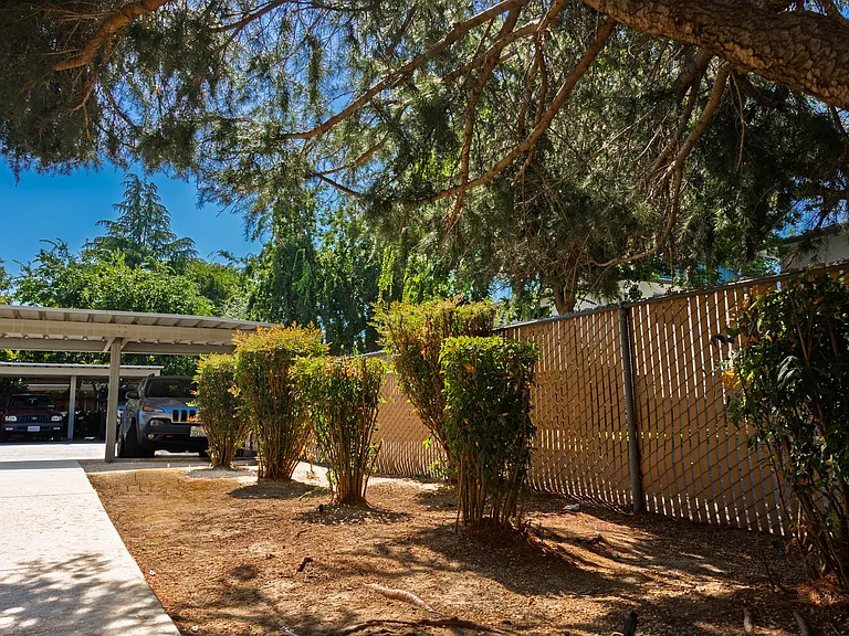 Melton Drive Apartments — Photo 27