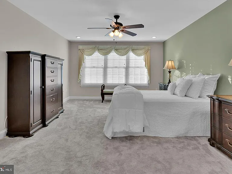 9 Ross Way — Photo 15
