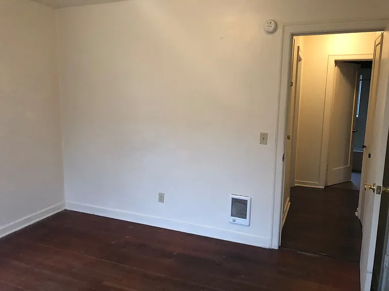 745 W 8th Aly — Photo 5