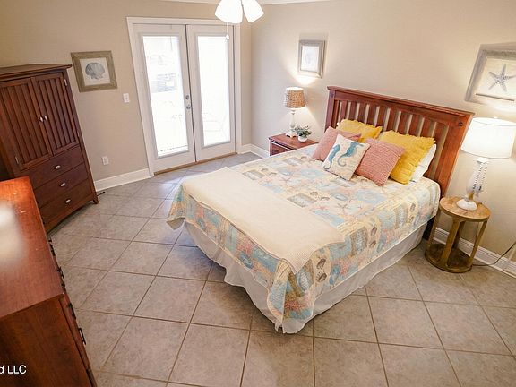 3rd image of 2046 Beach Blvd #105