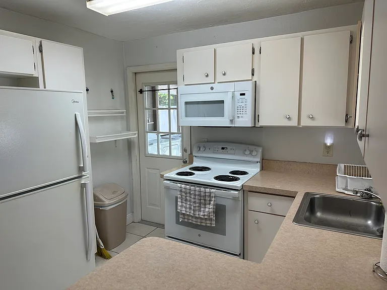 1355 Hiawatha Ave — Photo 6