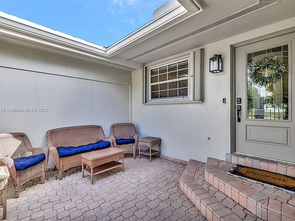 4th image of 5136 SW 90th Ave