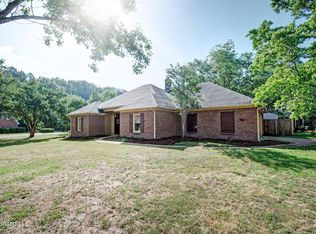 605 Cliffview Dr, Brandon, MS 39047