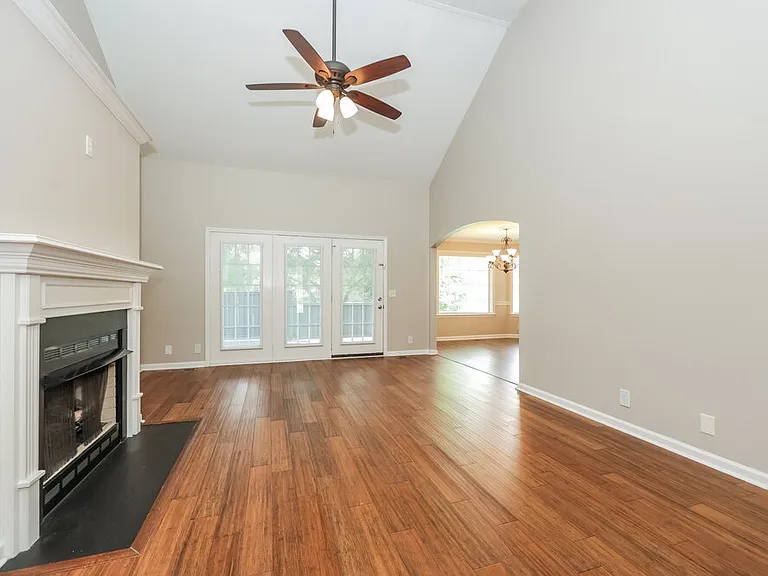 6381 Paddington Way — Photo 5