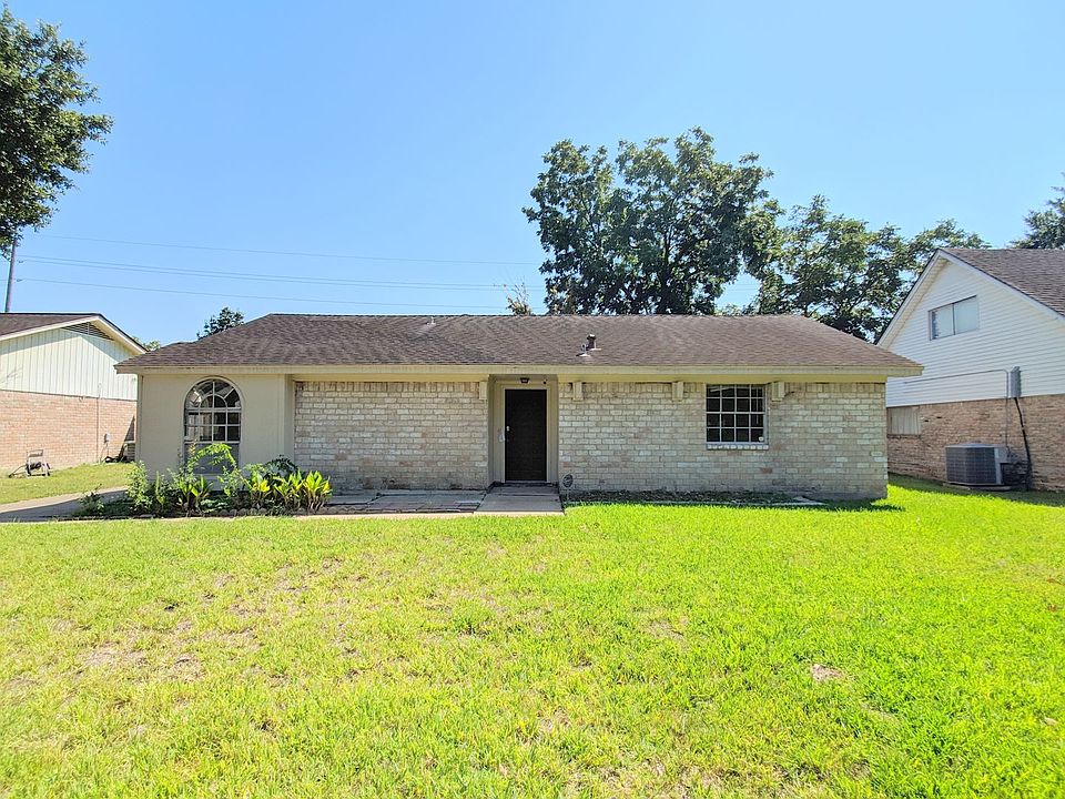 1st image of 407 Mistywood Dr