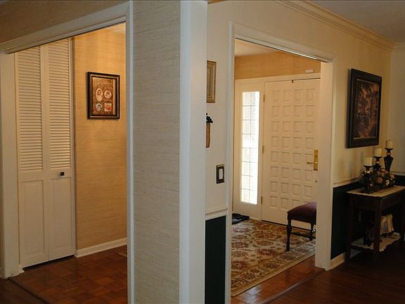 3rd image of 546 SE Evergreen Dr