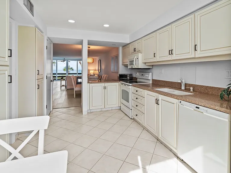 724 Bayport Way — Photo 10
