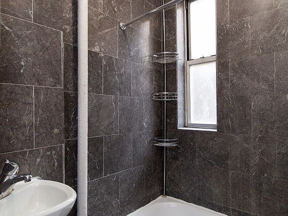5th image of 241 W 13th St APT 15