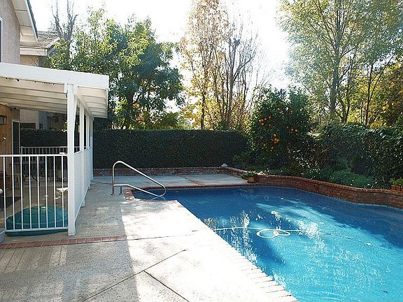 2nd image of 5911 Julian Ln