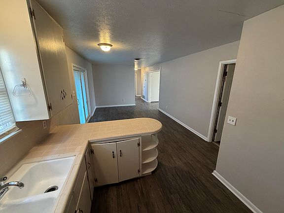 5th image of 5114 46th St