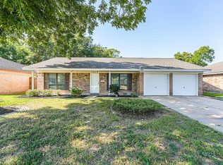 6927 Pine Vista Ln, Houston, TX 77092