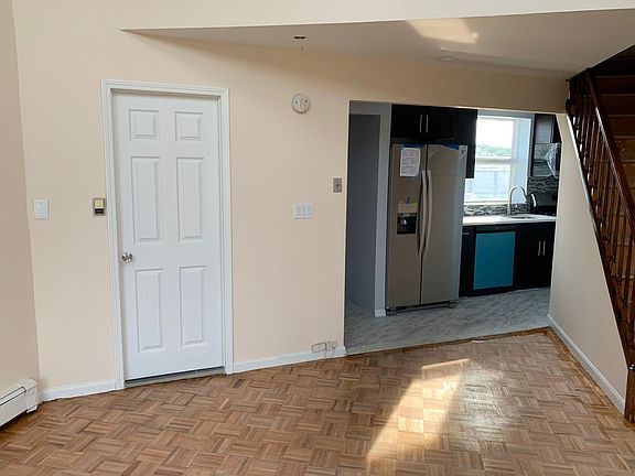 3rd image of 2022 E 52nd St #2D