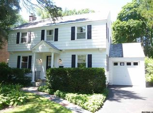 1925 Dean St, Niskayuna, NY 12309