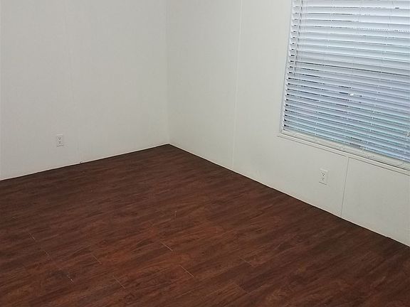 3rd image of 583 Tuna St