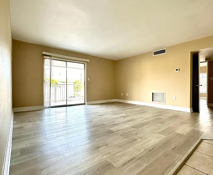 1830 Maravilla Ave #321 — Photo 13