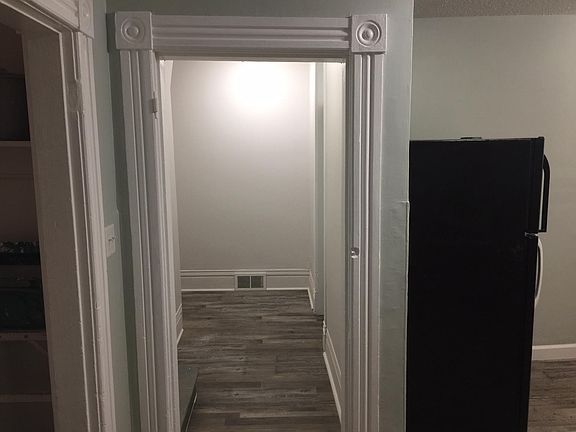 5th image of 640 Oakdale Ave #2