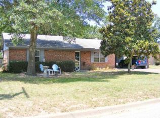 315 Gray St, Henderson, TX 75652