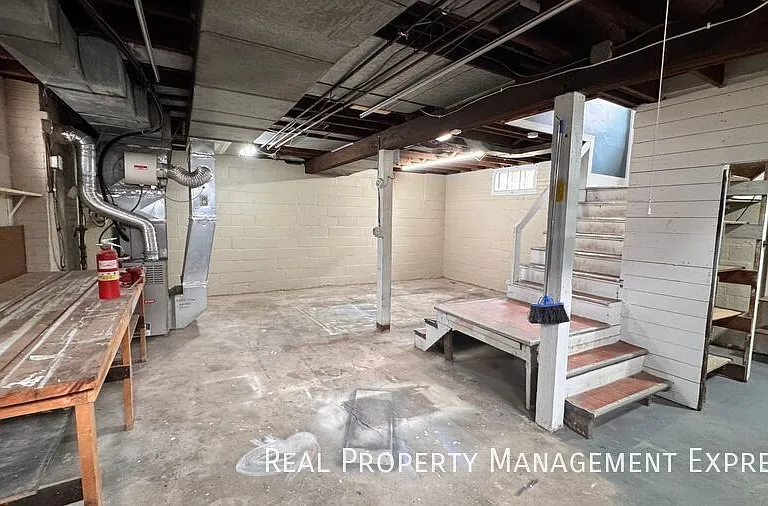 509 W 25th St — Photo 51