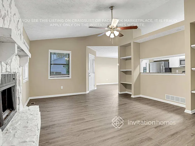4040 Maxanne Dr NW — Photo 7