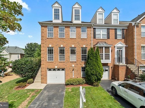 2nd image of 207 Fountain Green Ln