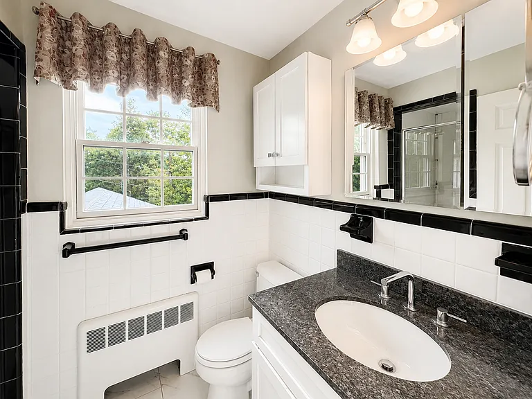 Full Bathroom Master Bedroom