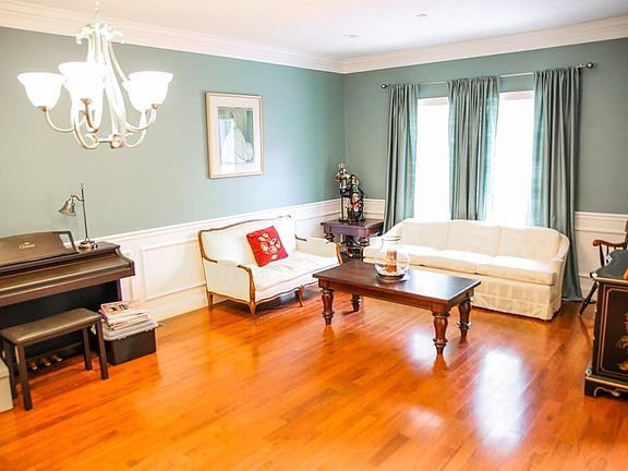 4th image of 129 Cambridge St APT 3