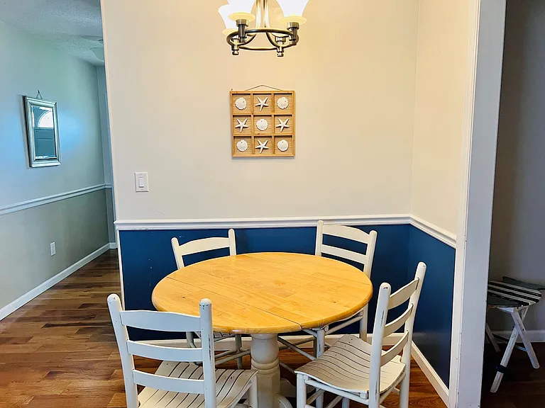 Hart Dr — Photo 16