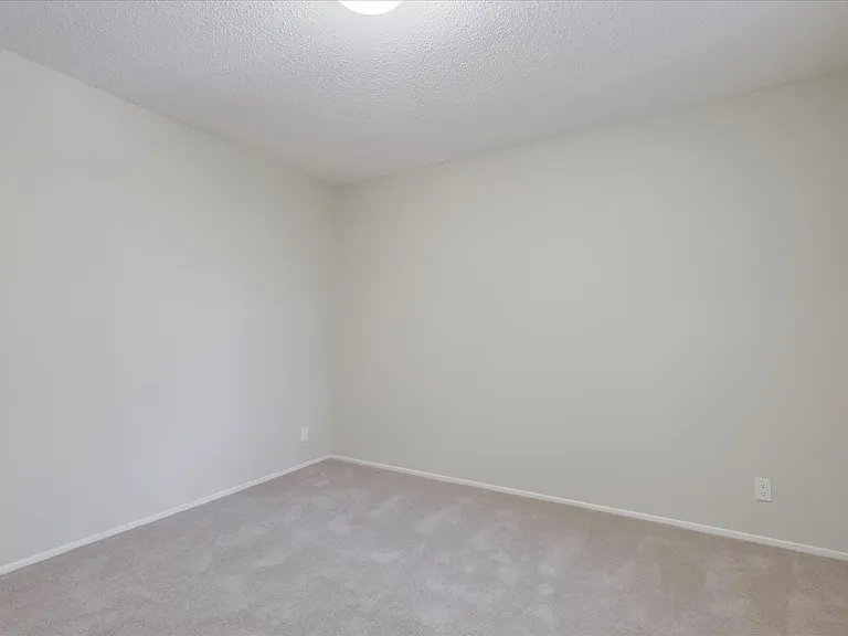 1450 San Antonio Ave #6 — Photo 17