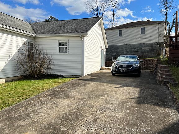 3rd image of 410 Park St