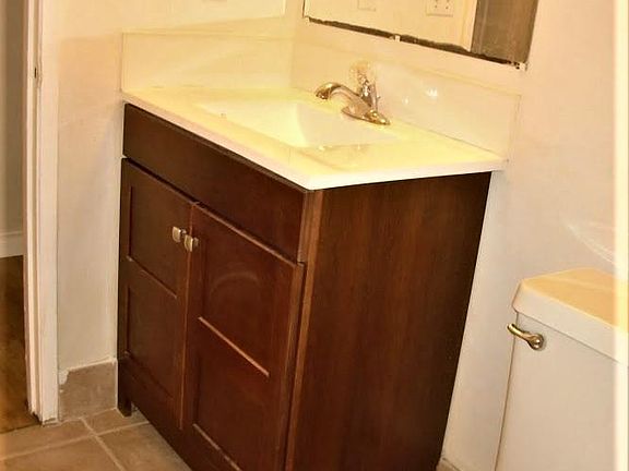 2nd image of 1601 Murton St APT B