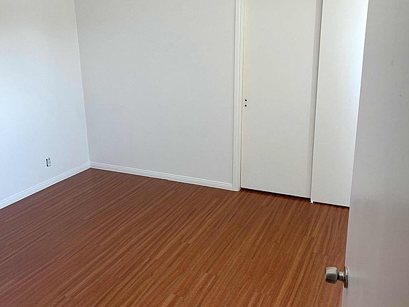5th image of 1115 Highland Oaks Dr APT 16