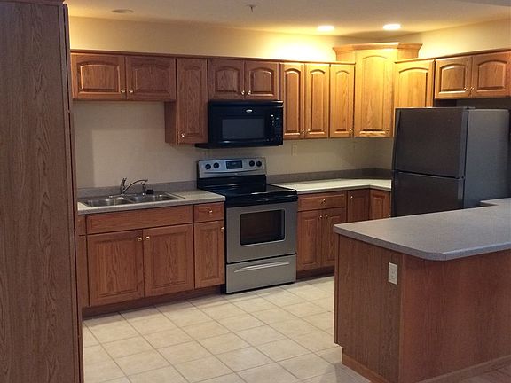5th image of 425 E Crescent St APT 2