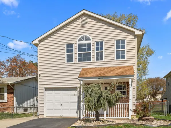 1827 Gregg St, Philadelphia, PA 19115