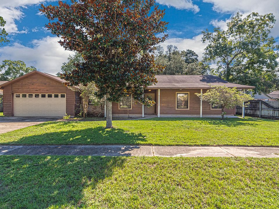 1st image of 1105 Pin Oak Cir