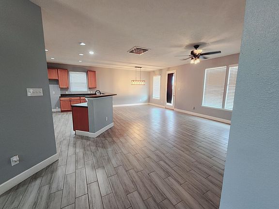 2nd image of 2758 Lomelina Ln