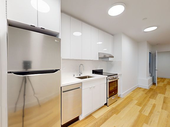 2nd image of 761 6th Ave #10