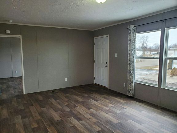 3rd image of 1601 E Jackson St #127