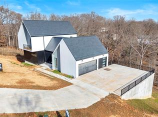 8912 Anew Rd, Rogers, AR 72756